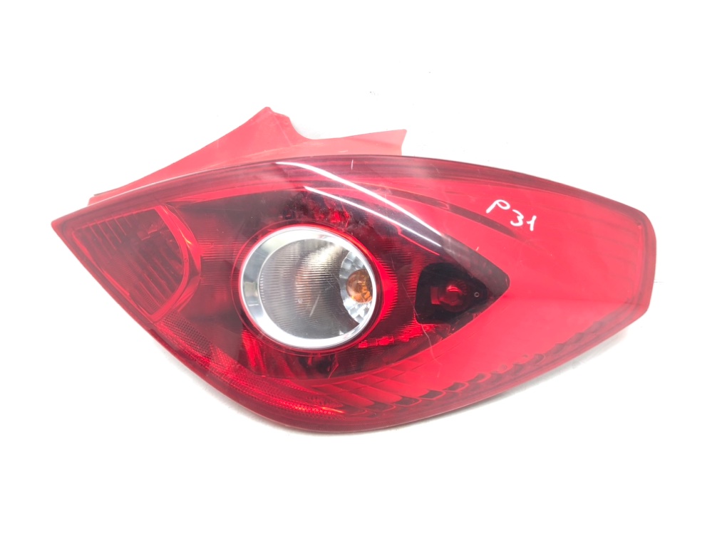 Фонарь задний правый для Opel Corsa, 2011 г. 1.3 CDTi дизель б/у