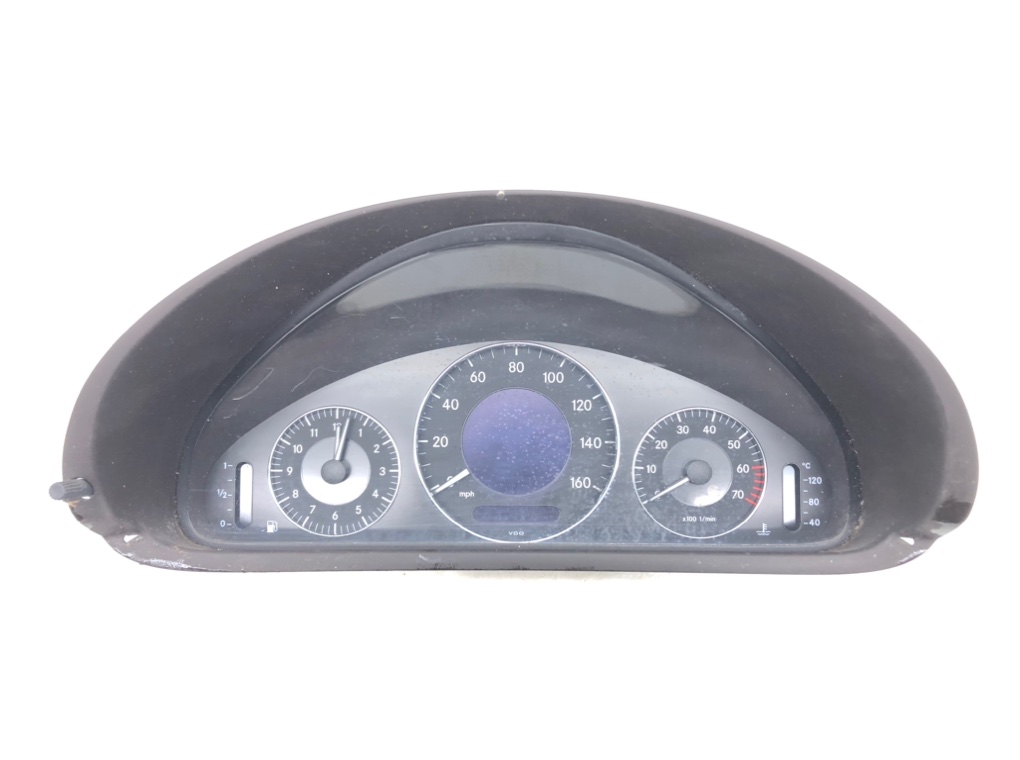 Щиток приборов (приборная панель) для Mercedes CLK W209, 2004 г. 2.6 i бензин б/у