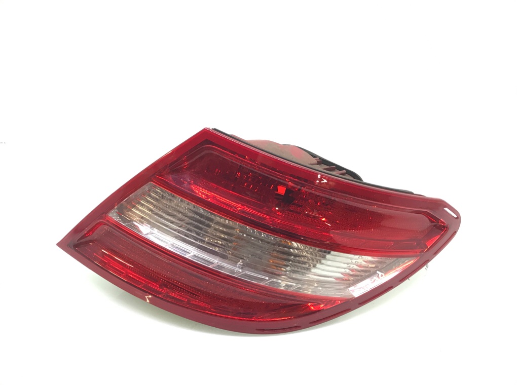 Фонарь задний правый для Mercedes C W204, 2007 г. 1.8 i бензин б/у