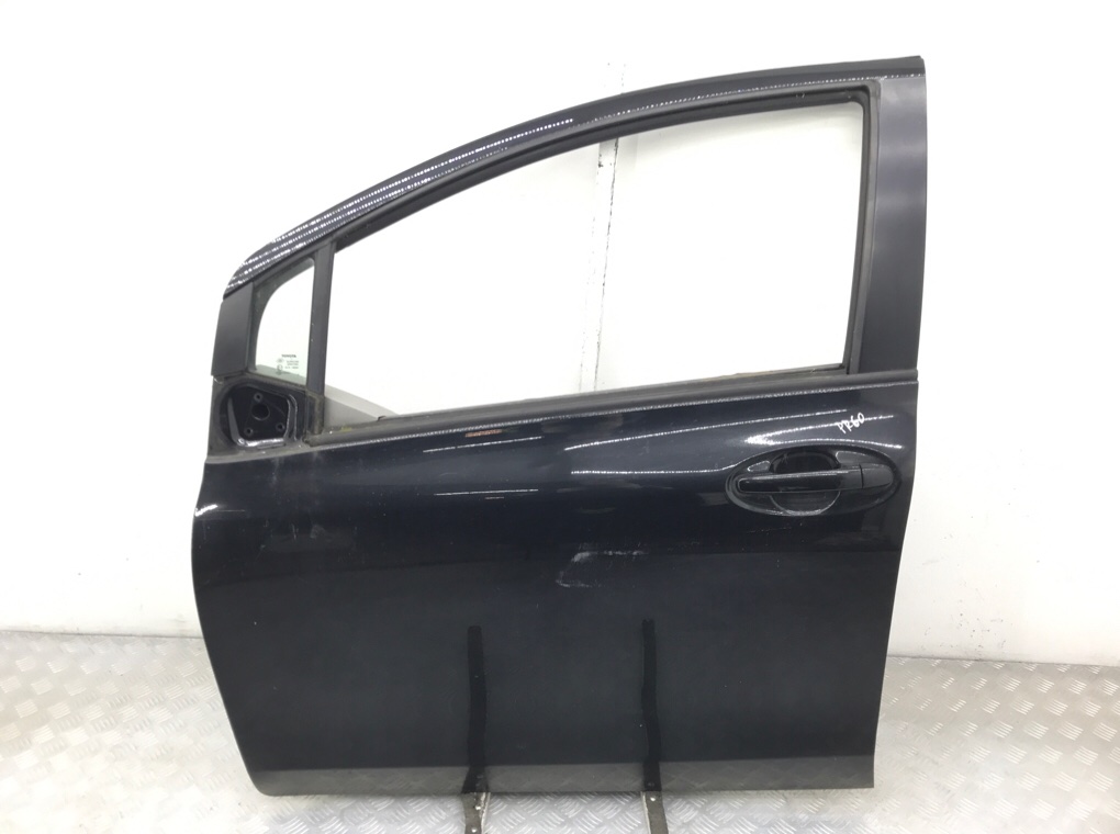 Дверь передняя левая для Toyota Yaris, 2009 г. 1.4 TD дизель б/у