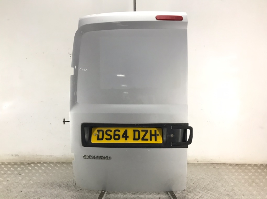 Дверь задняя распашная левая для Opel Combo, 2014 г. 1.3 CDTI дизель б/у
