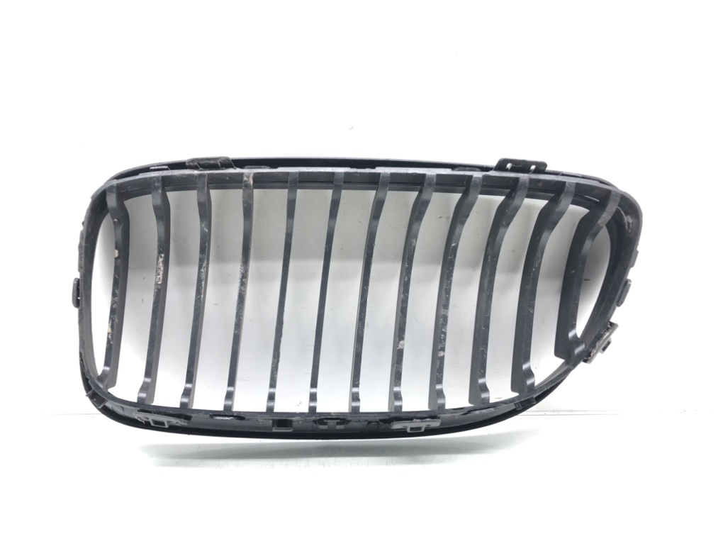 Решетка радиатора для BMW 3 E90/E91/E92/E93, 2011 г. 2.0 TD дизель б/у — фото 2