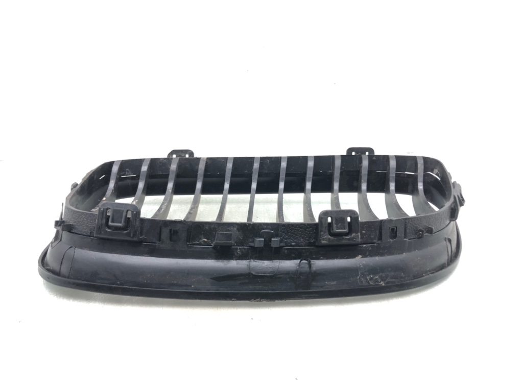 Решетка радиатора для BMW 3 E90/E91/E92/E93, 2011 г. 2.0 TD дизель б/у — фото 3