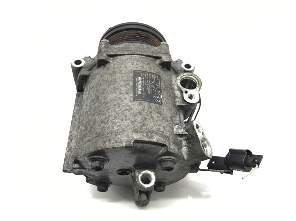 Компрессор кондиционера для Mitsubishi Lancer, 2010 г. 2.0 DiD дизель б/у — фото 4