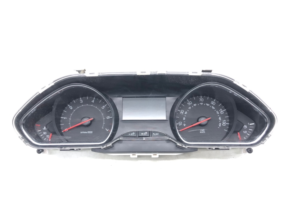 Щиток приборов (приборная панель) для Peugeot 208, 2013 г. 1.0 i бензин б/у