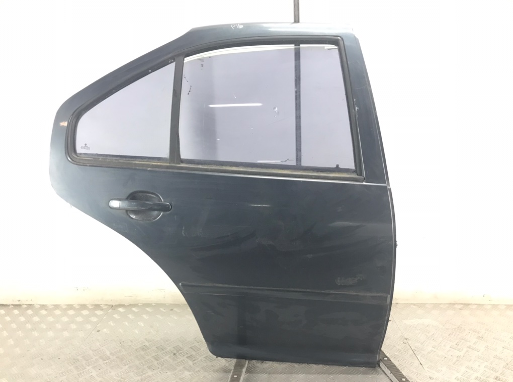 Дверь задняя правая для Volkswagen Bora, 2002 г. 1.9 TDi дизель б/у