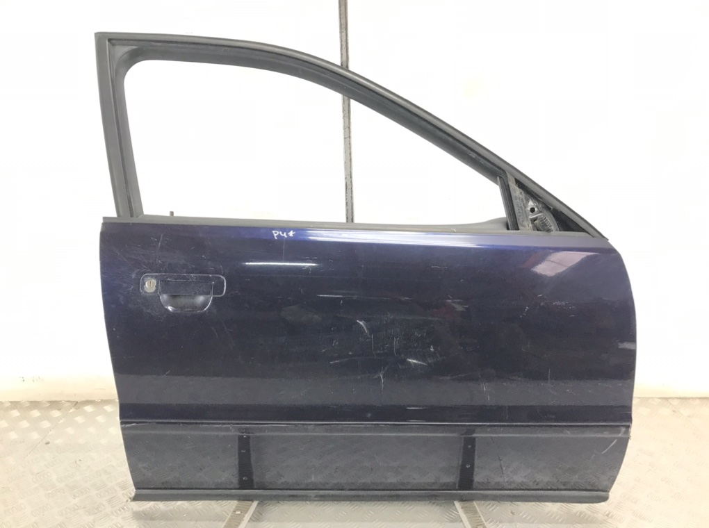 Дверь передняя правая для Audi A4, 1997 г. 1.8 i бензин б/у