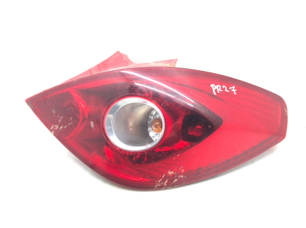 Фонарь задний правый для Opel Corsa, 2007 г. 1.3 CDTi дизель б/у