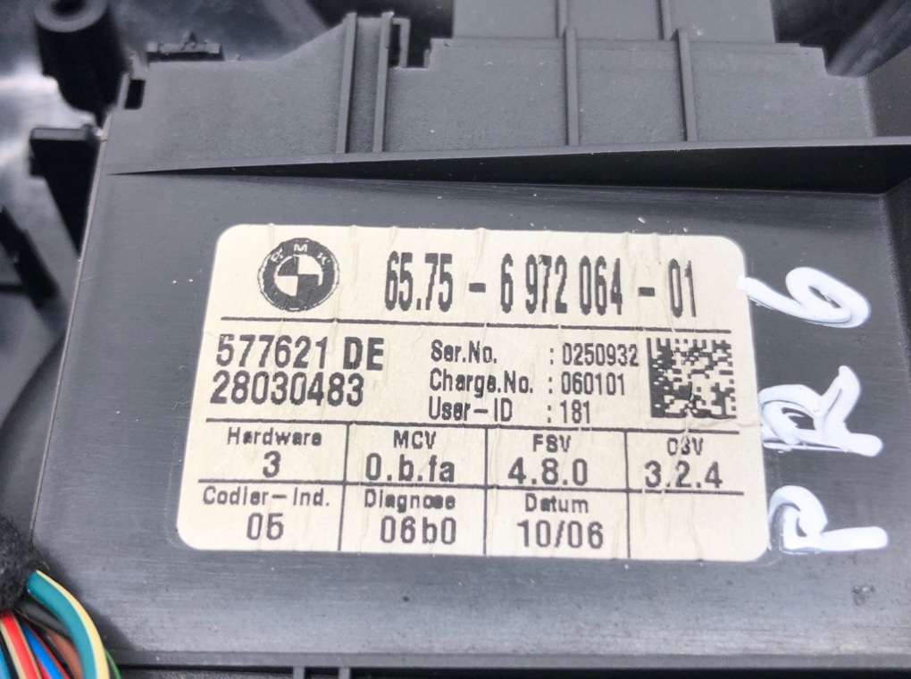 Фонарь салона (плафон) для BMW 3 E90/E91/E92/E93, 2006 г. 2.0 TD дизель б/у — фото 7