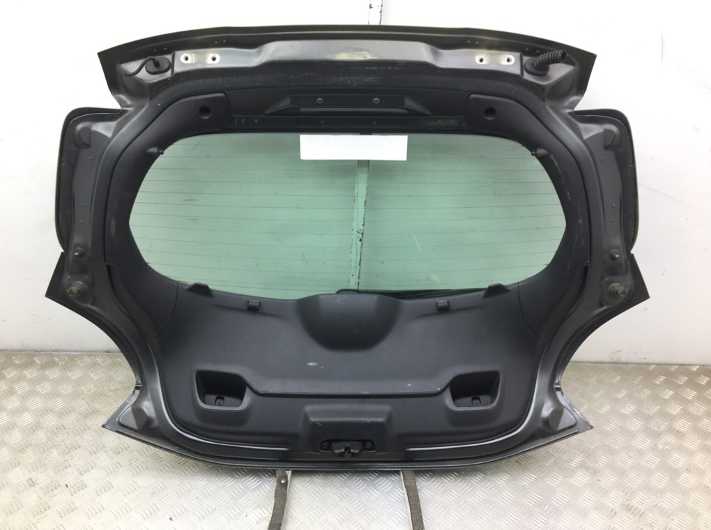 Крышка багажника для Peugeot 208, 2014 г. 1.2 i бензин б/у — фото 3