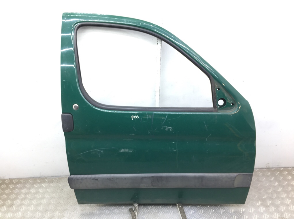 Дверь передняя правая для Peugeot Partner, 2002 г. 1.9 D дизель б/у