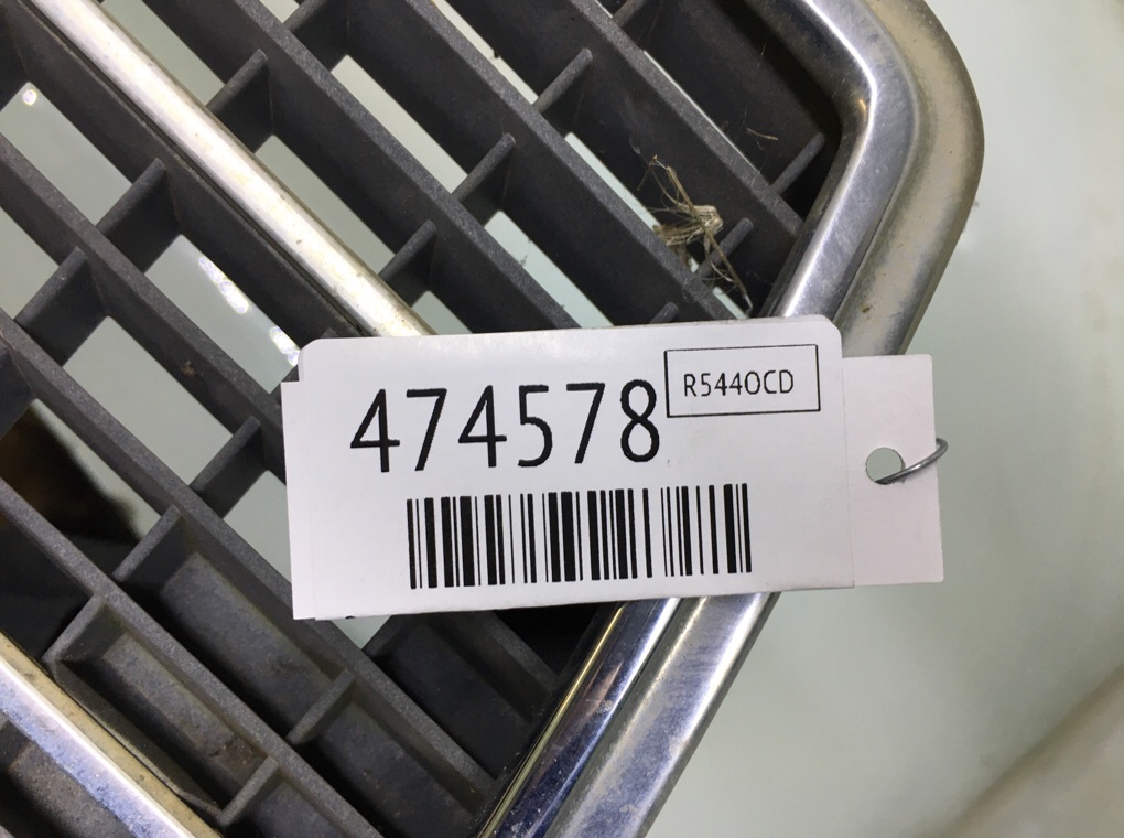 Решетка радиатора для Mercedes E W210, 1998 г. 2.4 i бензин б/у — фото 6