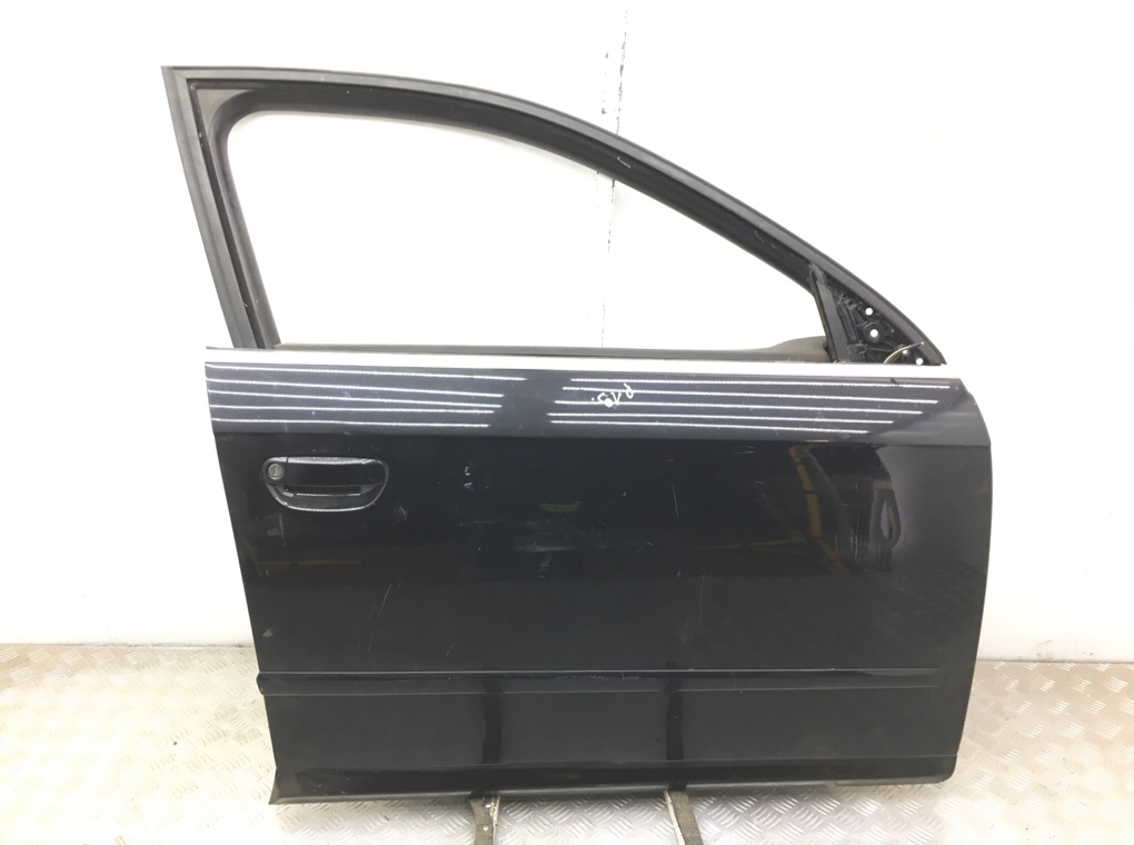Дверь передняя правая для Audi A4, 2005 г. 3.0 TDi дизель б/у