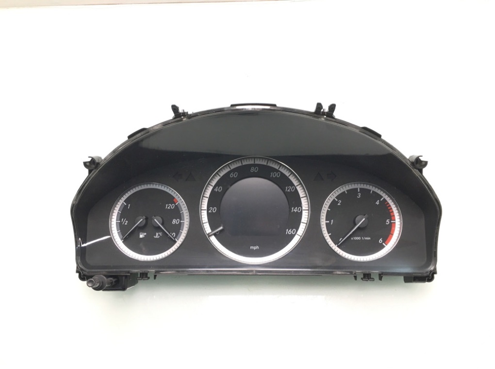 Щиток приборов (приборная панель) для Mercedes C W204, 2009 г. 2.2 CDi дизель б/у