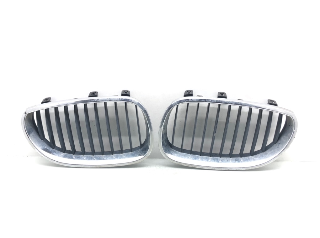 Решетка радиатора для BMW 5 E60/E61, 2009 г. 2.0 TD дизель б/у