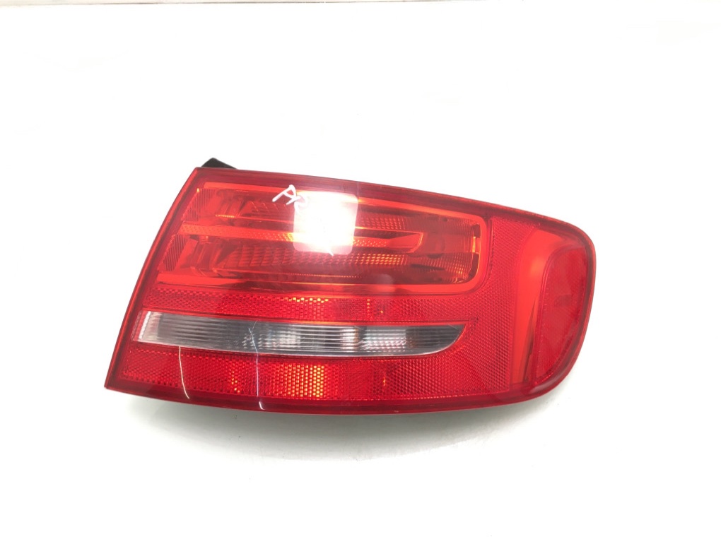 Фонарь задний правый для Audi A4, 2009 г. 2.0 TDi дизель б/у