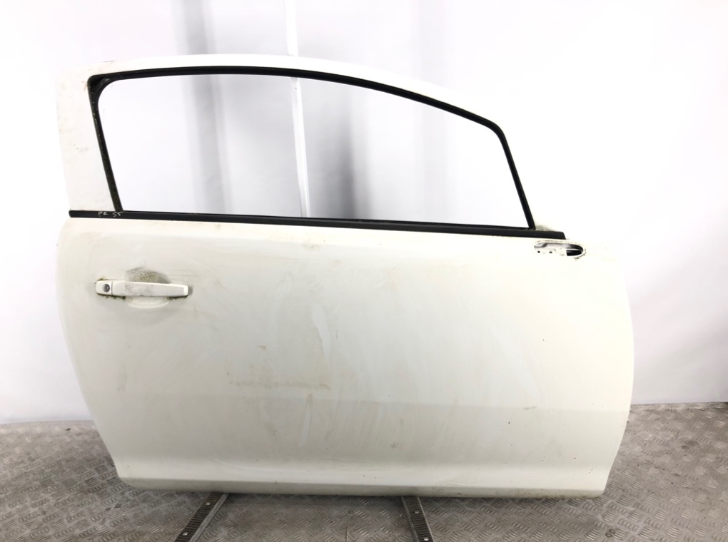 Дверь передняя правая для Opel Corsa, 2010 г. 1.2 i бензин б/у