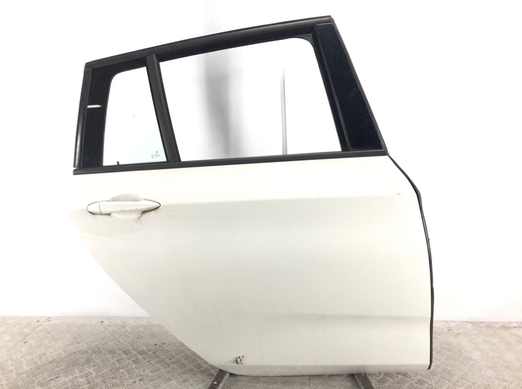 Дверь задняя правая для BMW 2 F46, 2016 г. 1.5 i бензин б/у
