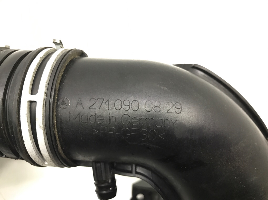 Патрубок воздушного фильтра для Mercedes C W204, 2008 г. 1.8 i бензин б/у — фото 5