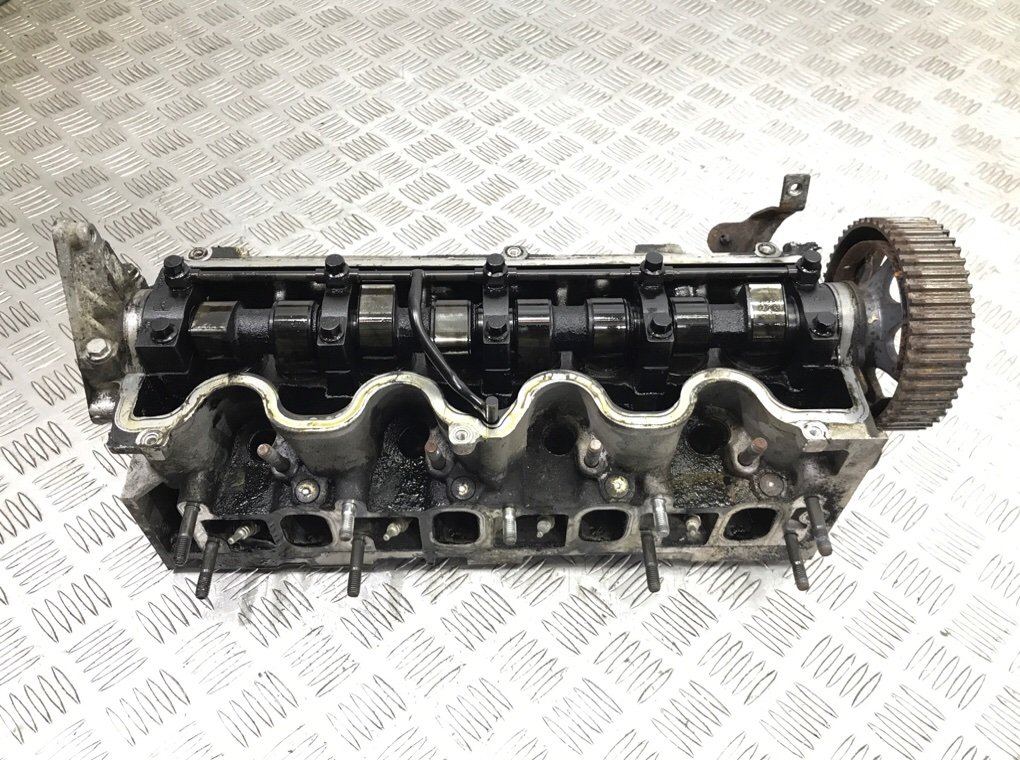 Головка блока цилиндров для Opel Zafira, 2007 г. 1.9 CDTi дизель б/у