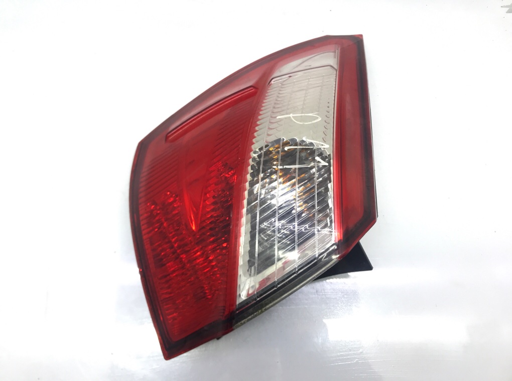 Фонарь задний левый для Nissan Qashqai+2, 2011 г. 2.0 DCi дизель б/у — фото 2