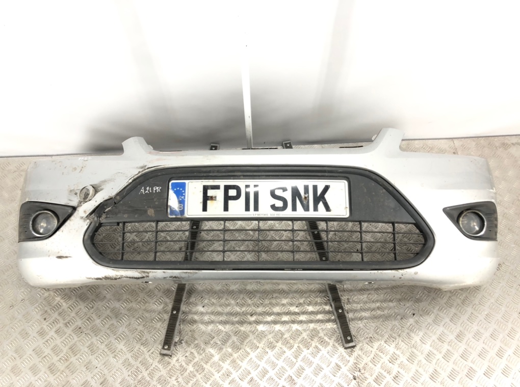 Бампер передний для Ford Focus, 2011 г. 1.6 i бензин б/у