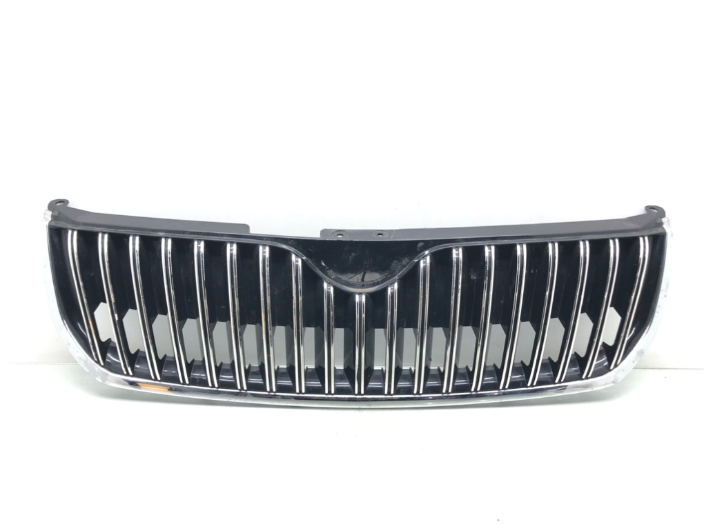 Решетка радиатора для Skoda Superb, 2009 г. 2.0 TDi дизель б/у