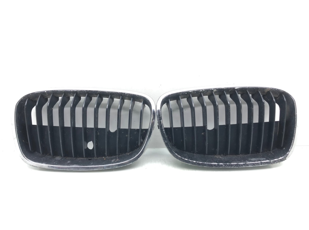 Решетка радиатора для BMW 1 F20/F21, 2013 г. 1.6 i бензин б/у