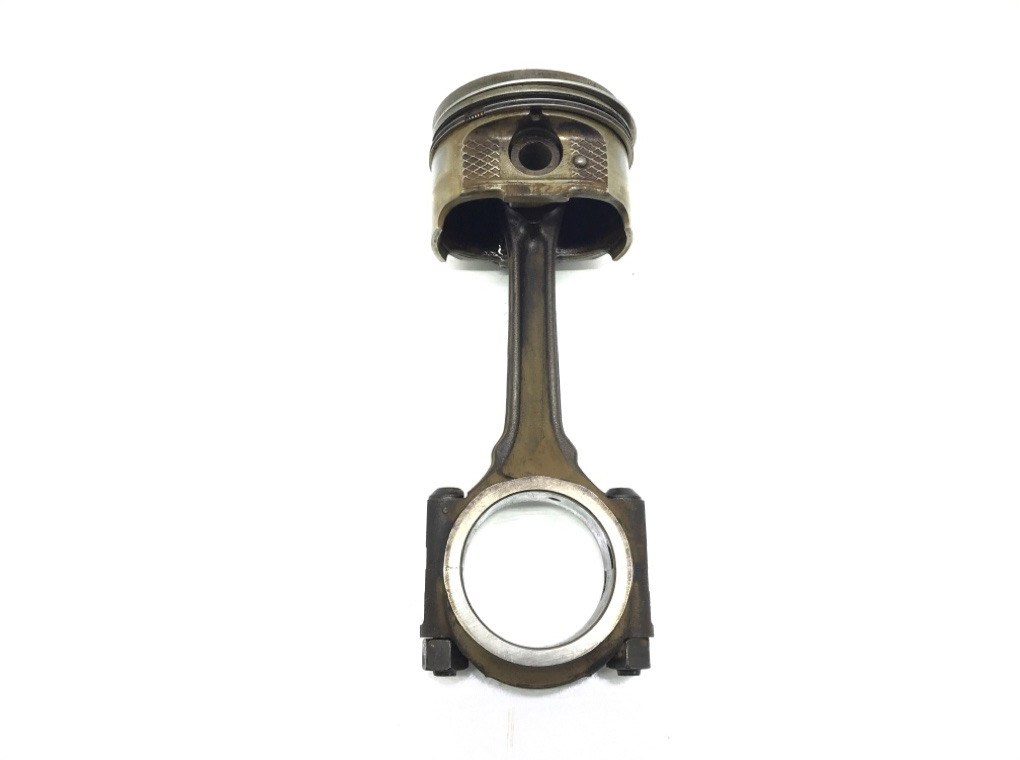 Поршень для Citroen C3, 2003 г. 1.4 i бензин б/у