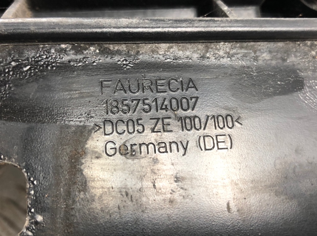 Панель передняя (телевизор) для BMW 1 E87/E81/E82/E88, 2005 г. 2.0 TD дизель б/у — фото 10