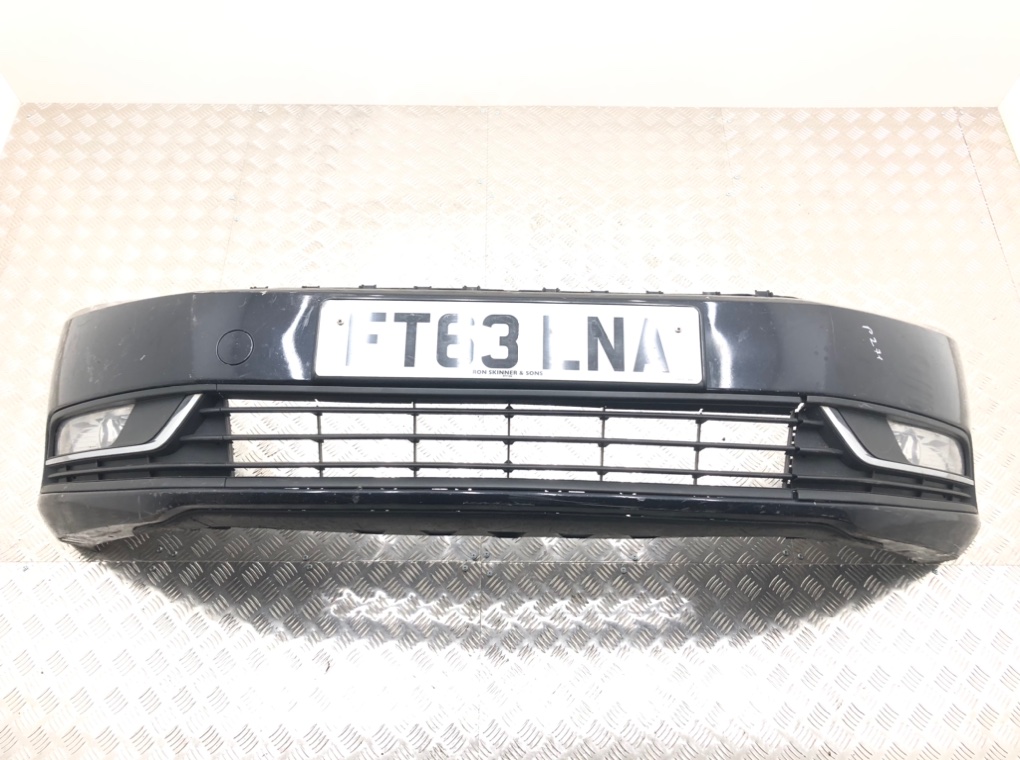 Бампер передний для Volkswagen Passat, 2014 г. 1.6 TDi дизель б/у