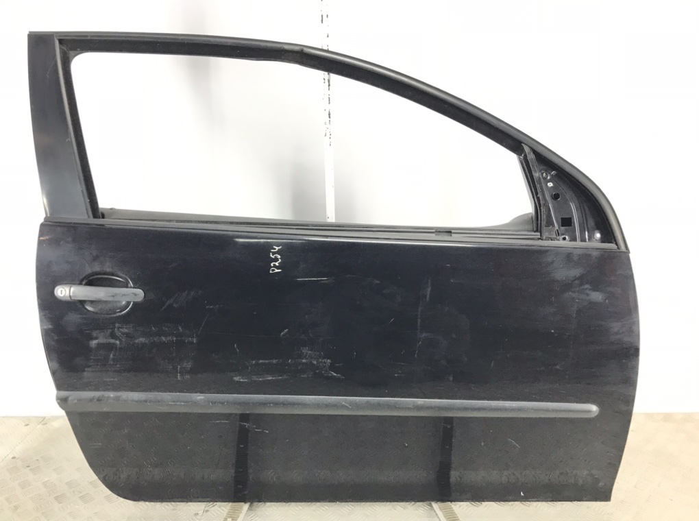 Дверь передняя правая для Volkswagen Golf, 2006 г. 1.4 i бензин б/у