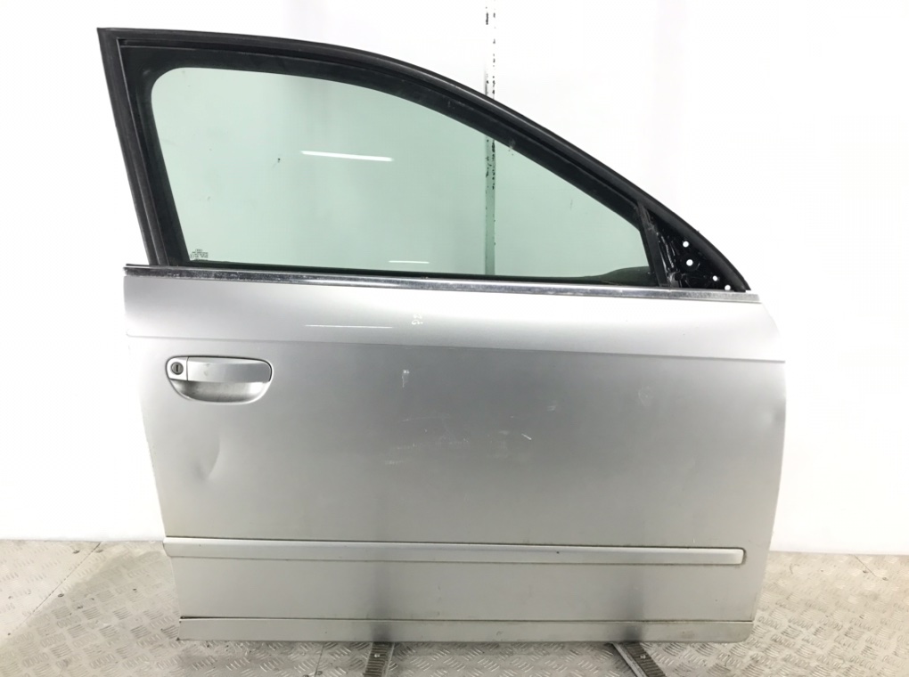 Дверь передняя правая для Audi A4, 2005 г. 2.0 TDi дизель б/у