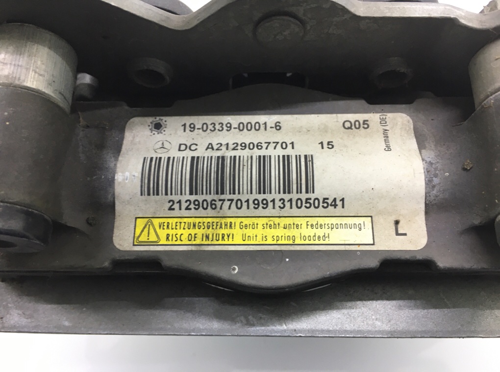 Петля капота левая для Mercedes E C207, 2013 г. 2.2 CDi дизель б/у — фото 5
