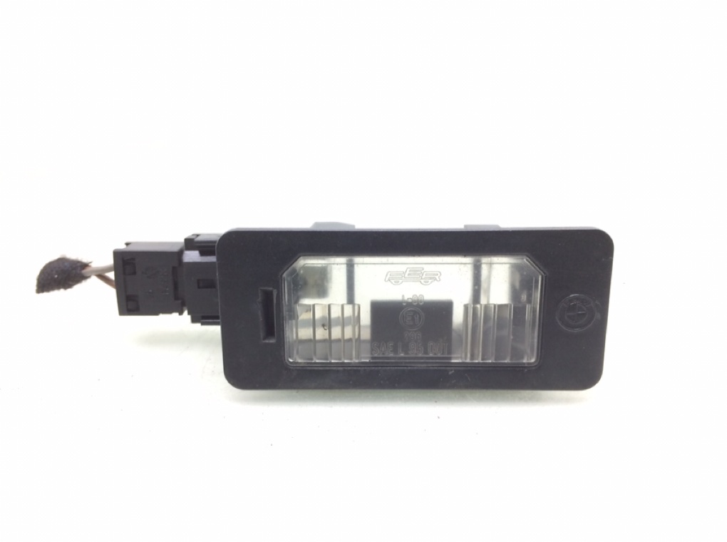 Подсветка номера для BMW 3 E90/E91/E92/E93, 2005 г. 2.0 TD дизель б/у