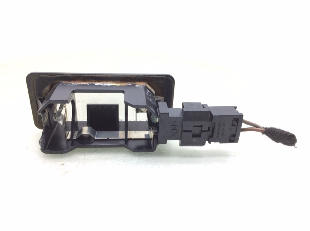 Подсветка номера для BMW 3 E90/E91/E92/E93, 2005 г. 2.0 TD дизель б/у — фото 2