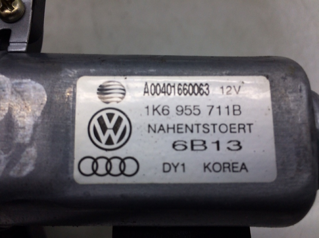 Моторчик заднего стеклоочистителя (дворника) для Volkswagen Golf, 2006 г. 1.9 TDi дизель б/у — фото 6