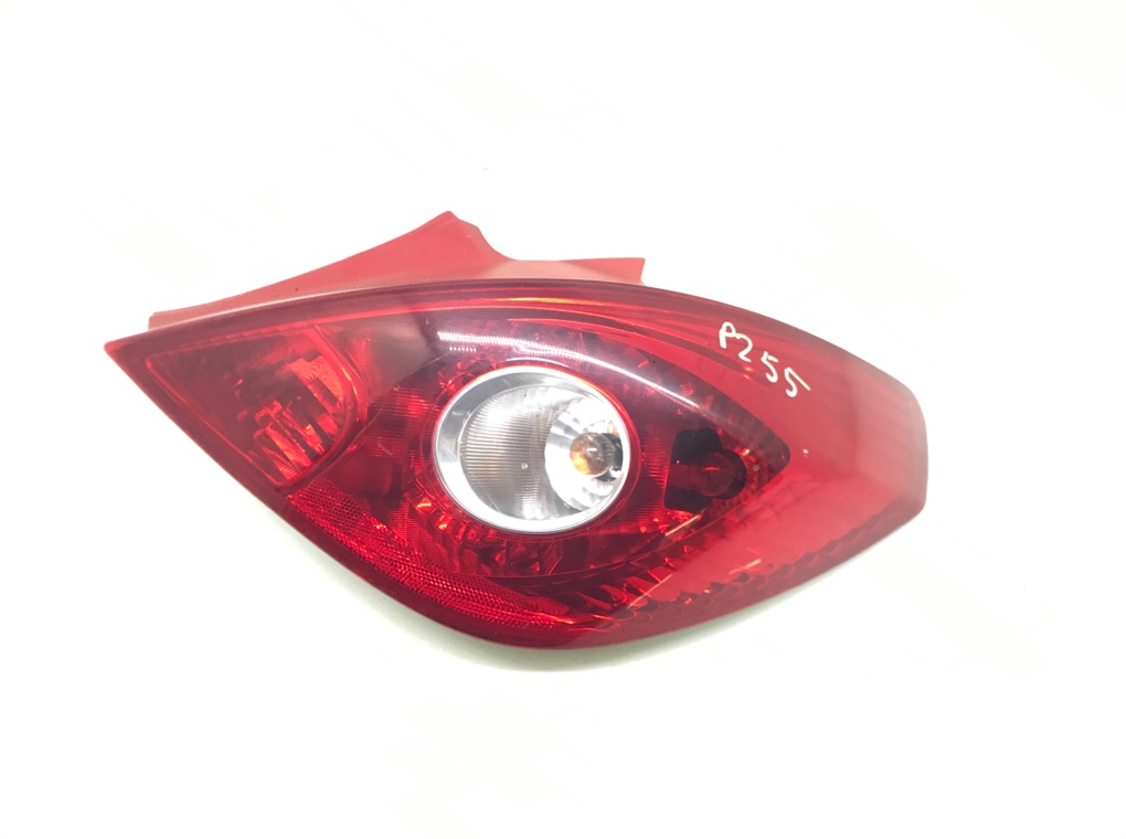 Фонарь задний правый для Opel Corsa, 2011 г. 1.0 i бензин б/у