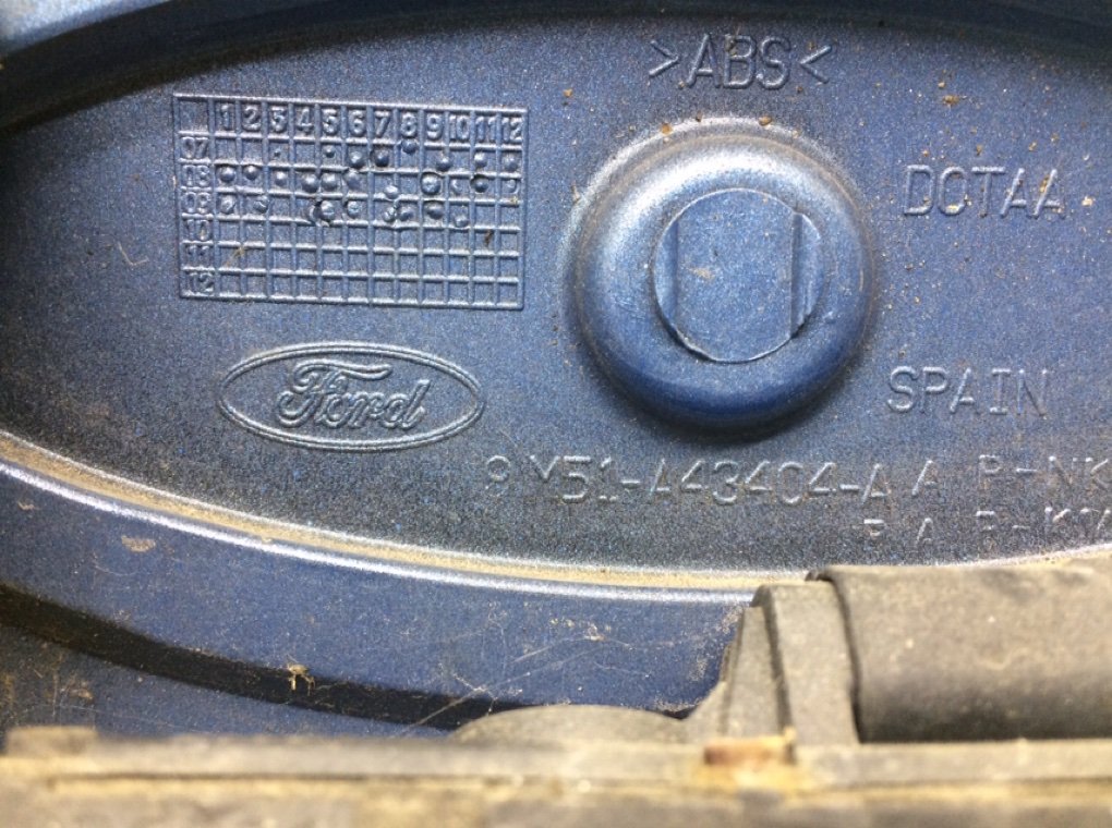 Накладка двери (крышки) багажника для Ford Focus, 2010 г. 1.6 i бензин б/у — фото 5