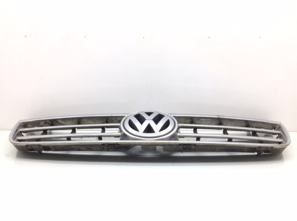 Решетка радиатора для Volkswagen Touareg, 2005 г. 3.0 TDi дизель б/у — фото 2