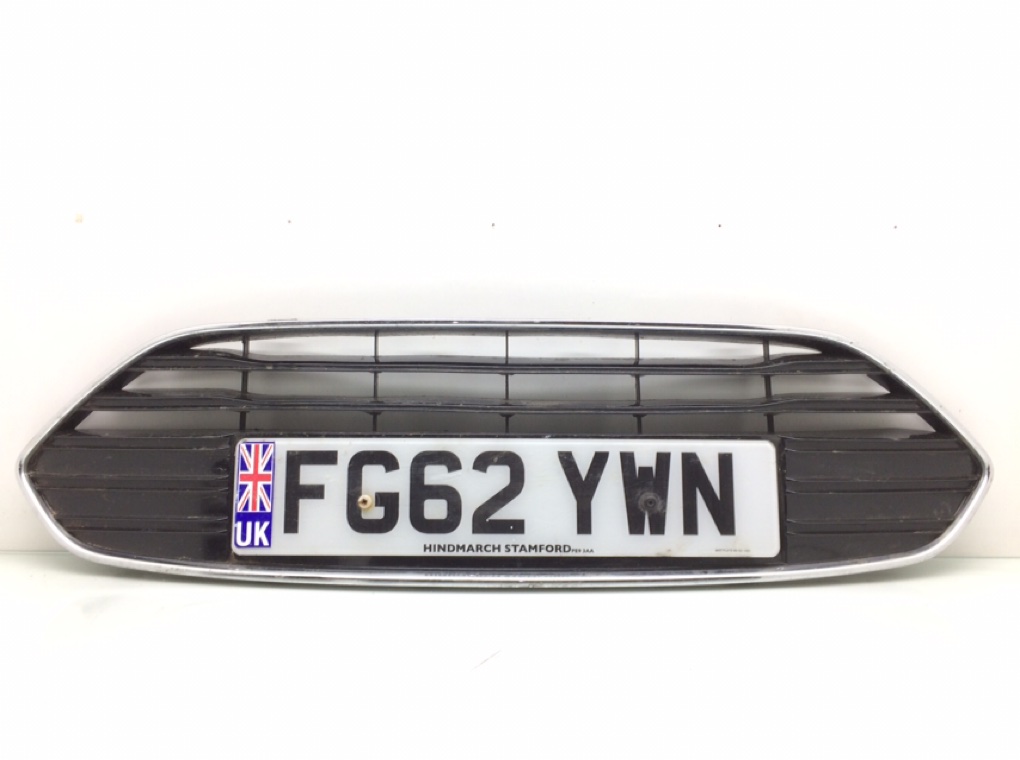 Заглушка (решетка) в бампер передний для Ford B-MAX, 2012 г. 1.0 i бензин б/у