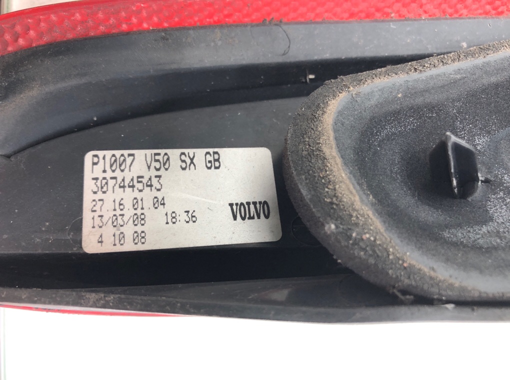 Фонарь задний левый для Volvo V50, 2008 г. 2.0 TD дизель б/у — фото 5
