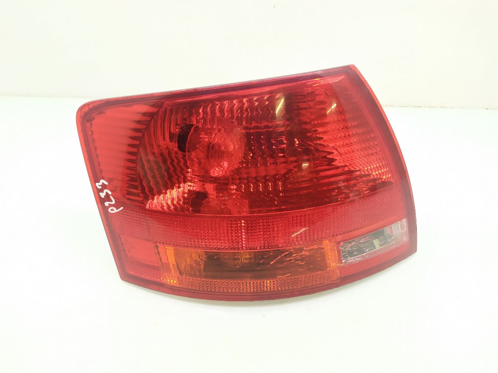 Фонарь задний левый для Audi A4, 2005 г. 2.0 TDi дизель б/у