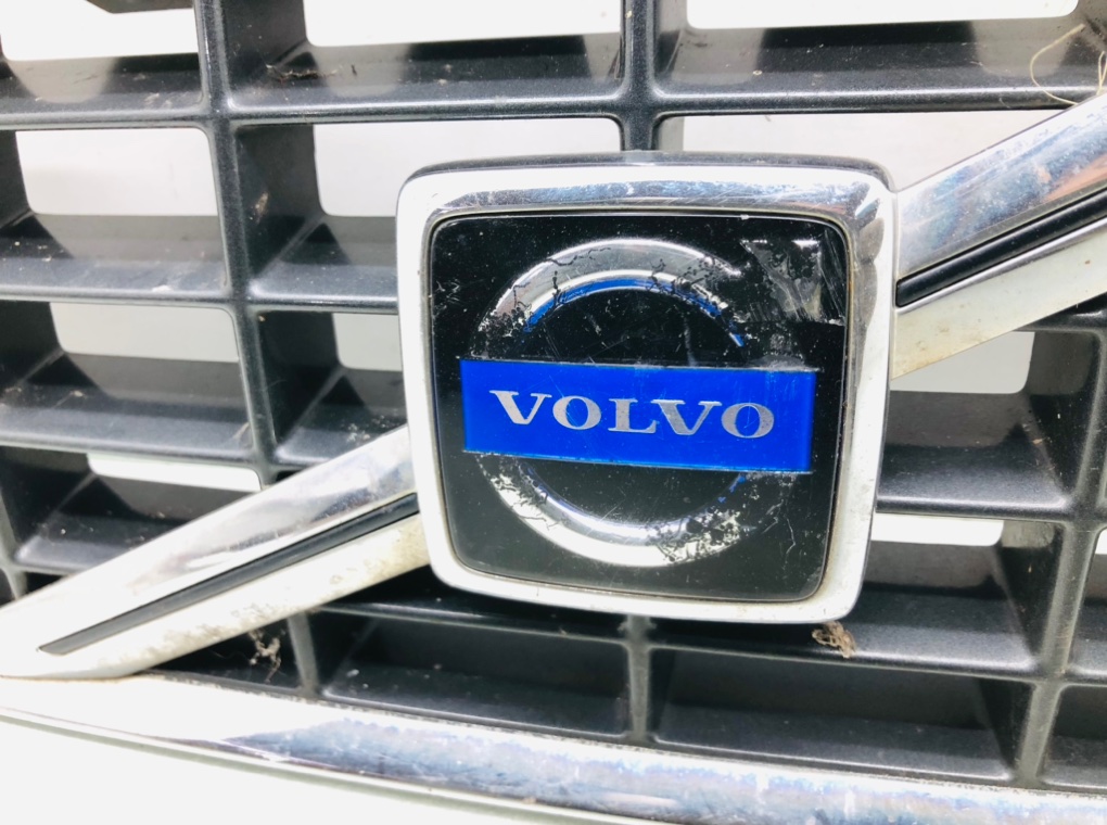 Решетка радиатора для Volvo S60, 2001 г. 2.0 Ti бензин б/у — фото 5
