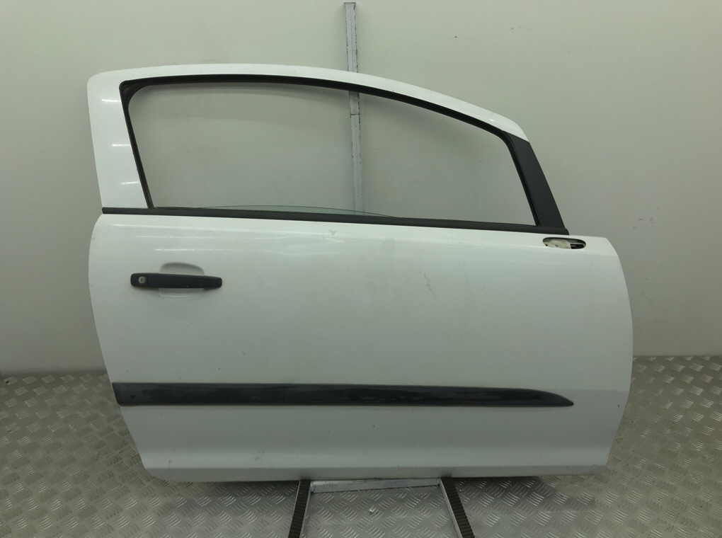 Дверь передняя правая для Opel Corsa, 2007 г. 1.3 CDTi дизель б/у