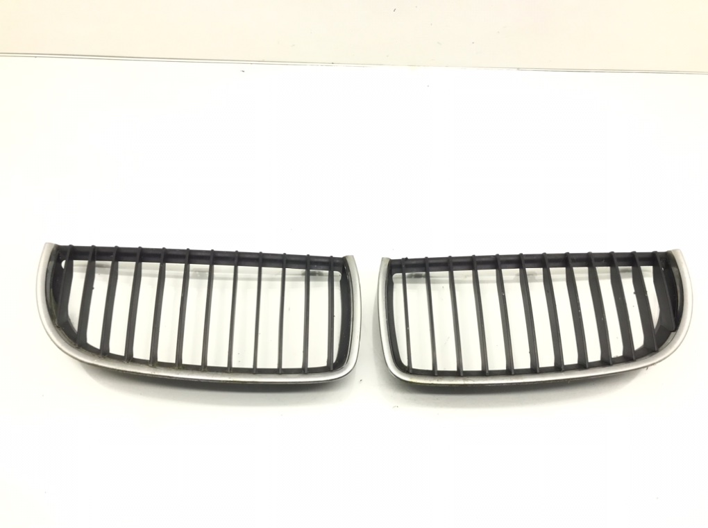 Решетка радиатора для BMW 3 E90/E91/E92/E93, 2005 г. 2.0 TD дизель б/у