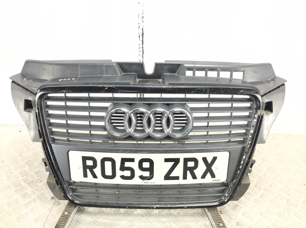 Решетка радиатора для Audi A3, 2009 г. 1.9 TDi дизель б/у