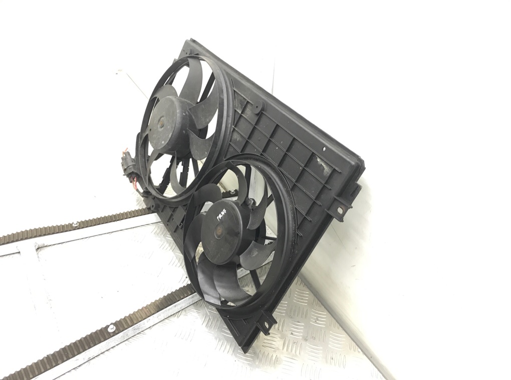 Вентилятор радиатора для Volkswagen Golf, 2007 г. 1.9 TDi дизель б/у — фото 4