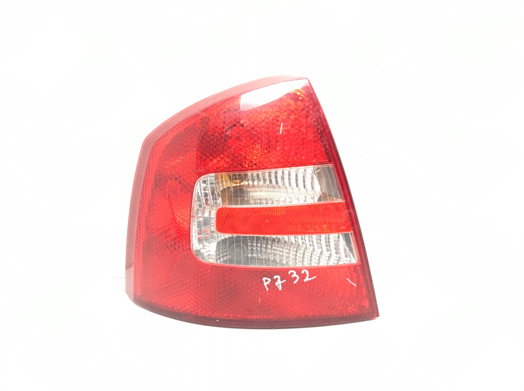 Фонарь задний левый для Skoda Octavia, 2005 г. 1.9 TDi дизель б/у