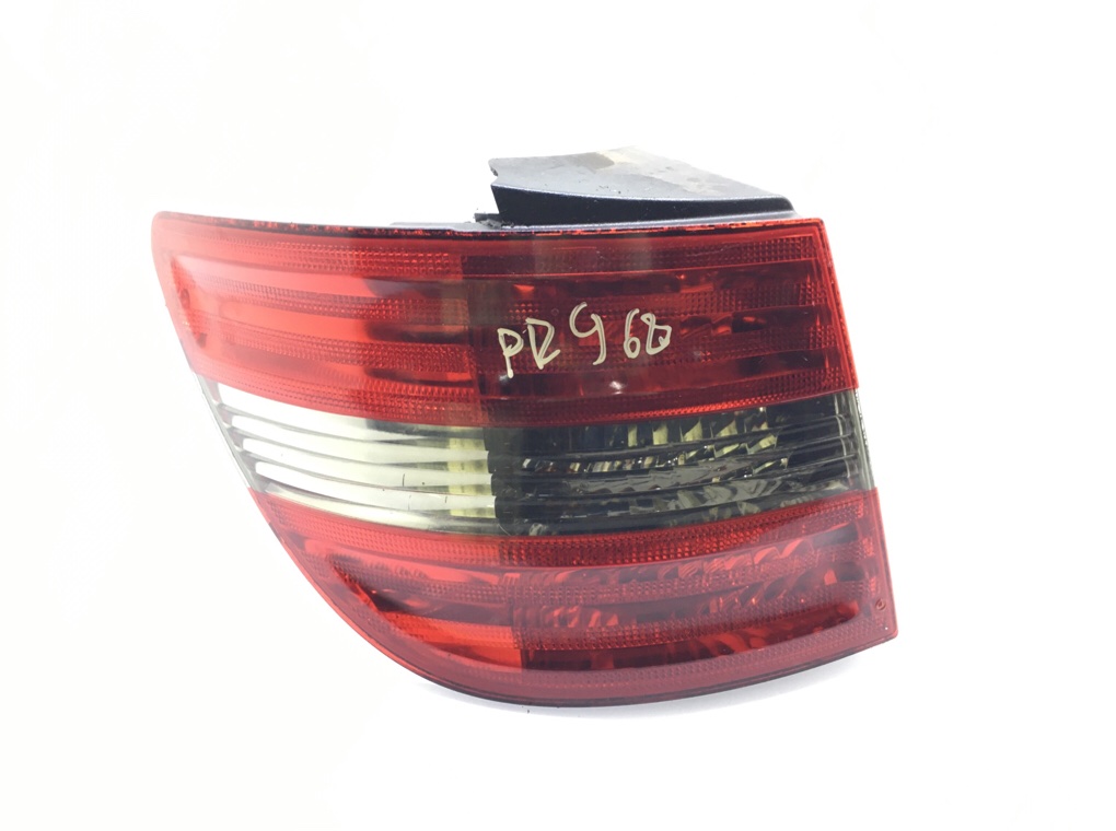 Фонарь задний левый для Mercedes B W245, 2008 г. 2.0 CDi дизель б/у